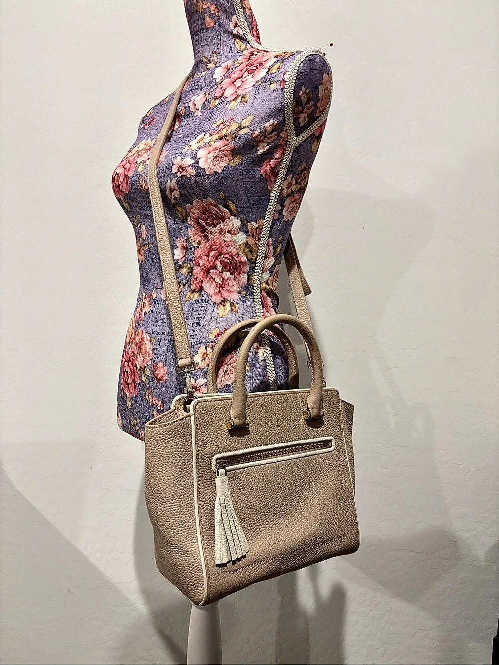 Kate Spade Chester Street Small Allyn Leather Satchel in Beige